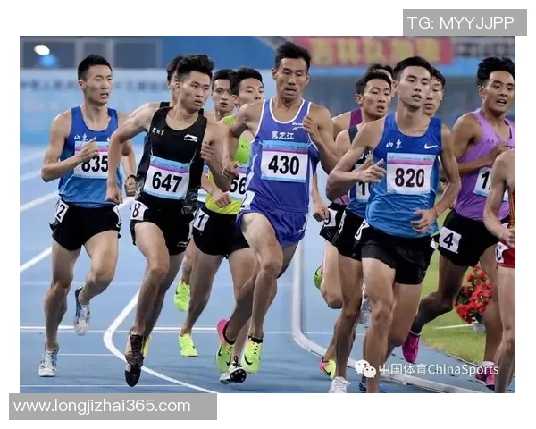 全运会田径赛场演出魔幻一幕：只要一支部队在跑的决赛，观众也看懵了